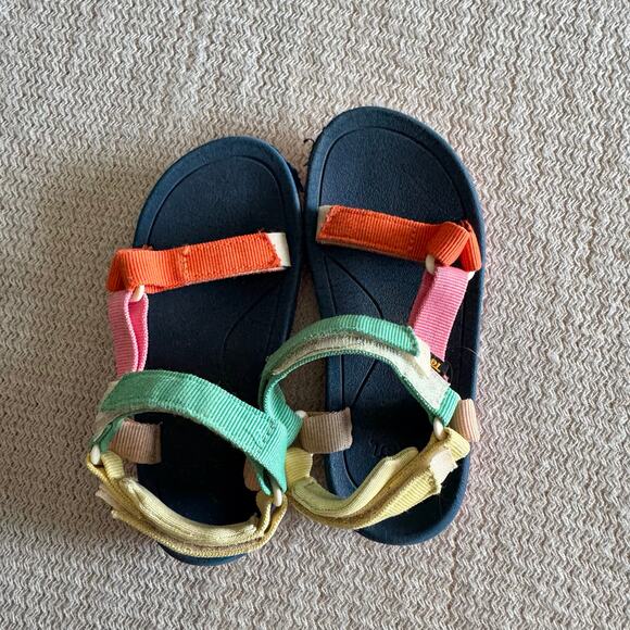 Teva Rainbow Multicolor C Hurricane XLT 2 Velcro Strappy Sandals - Youth 10 - Picture 8 of 9